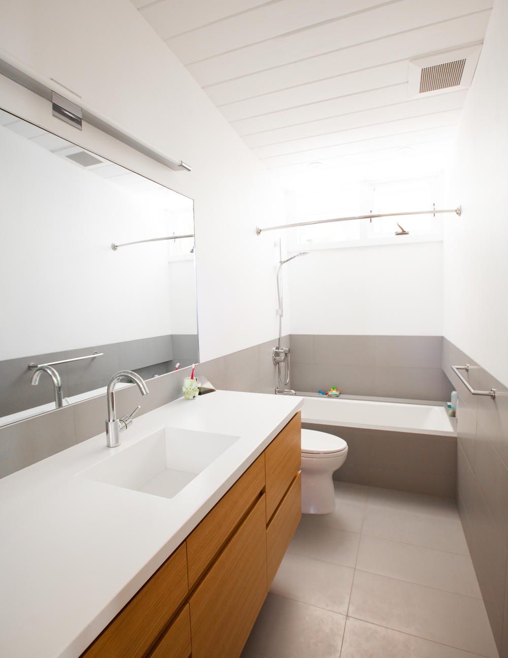 bathroom // Sunset House by Sky Lanigan for Medium Plenty